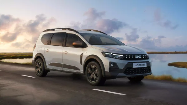 dacia jogger pe sosea